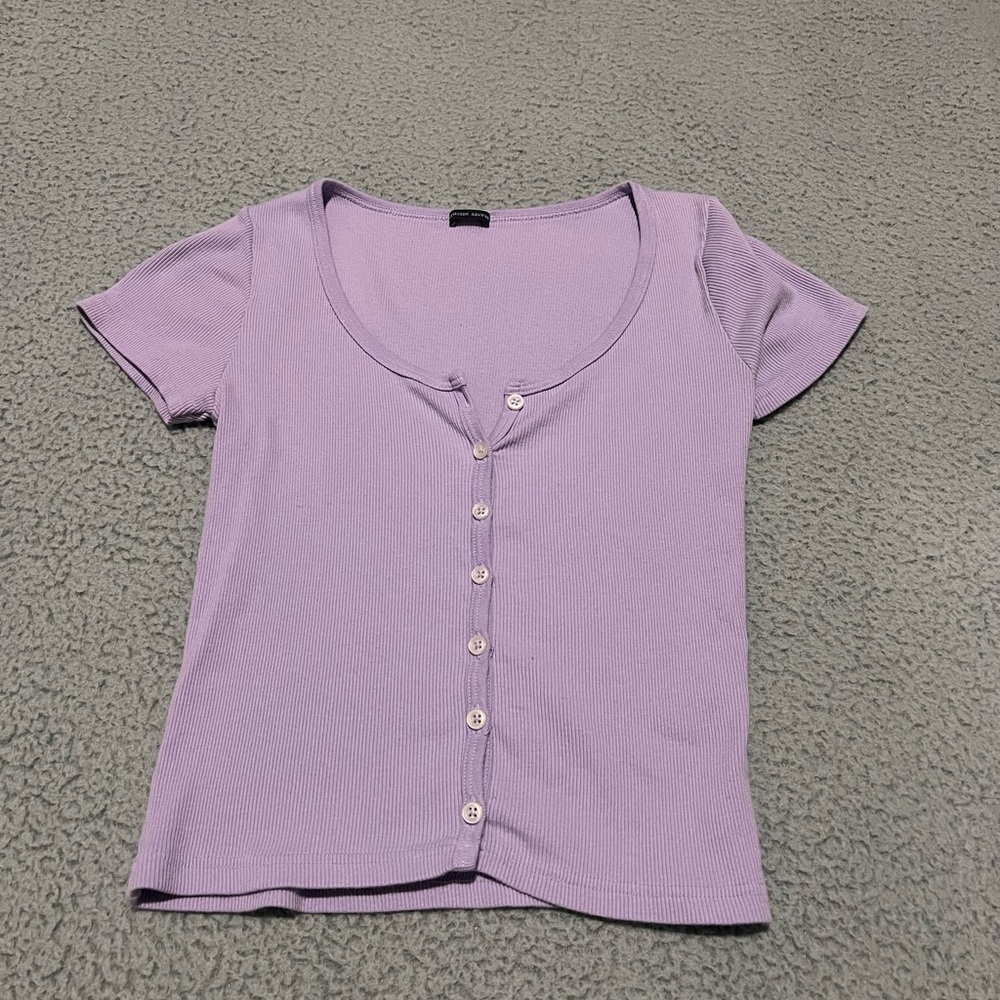 Brandy Melville Purple Fitted V-Neck Short Sleeve Button Down Shirt